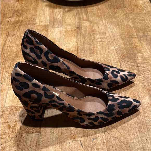 Steve Madden Leopard Print Women's Shoes - Picture 2 of 4